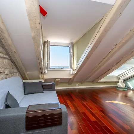 Apartment Charming On Riva Promenade Split