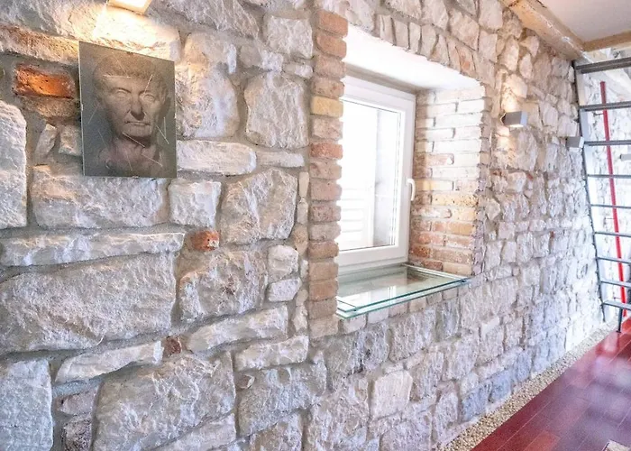 Charming On Riva Promenade ספליט